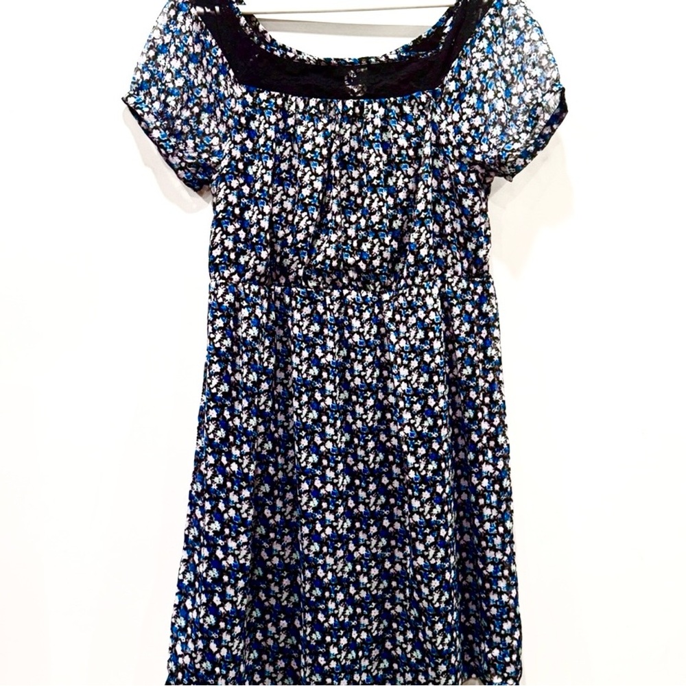 Vero Moda Black and Blue Short Sleeve Floral Dress with Lace Women’s Size M NWT